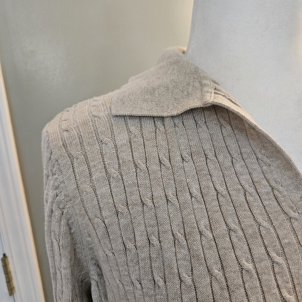 Kim Rogers Women's Size Medium Classic Cable Knit Sweater in Beige Collar V-Neck - Picture 2 of 15